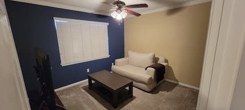Top Airbnb: Willowbrook Haven 2 Bed 2 Bath with Private Patio in Willowbrook