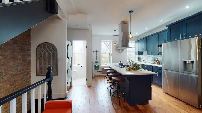 3 Bedroom Private Apt – DPLX gallery image 4