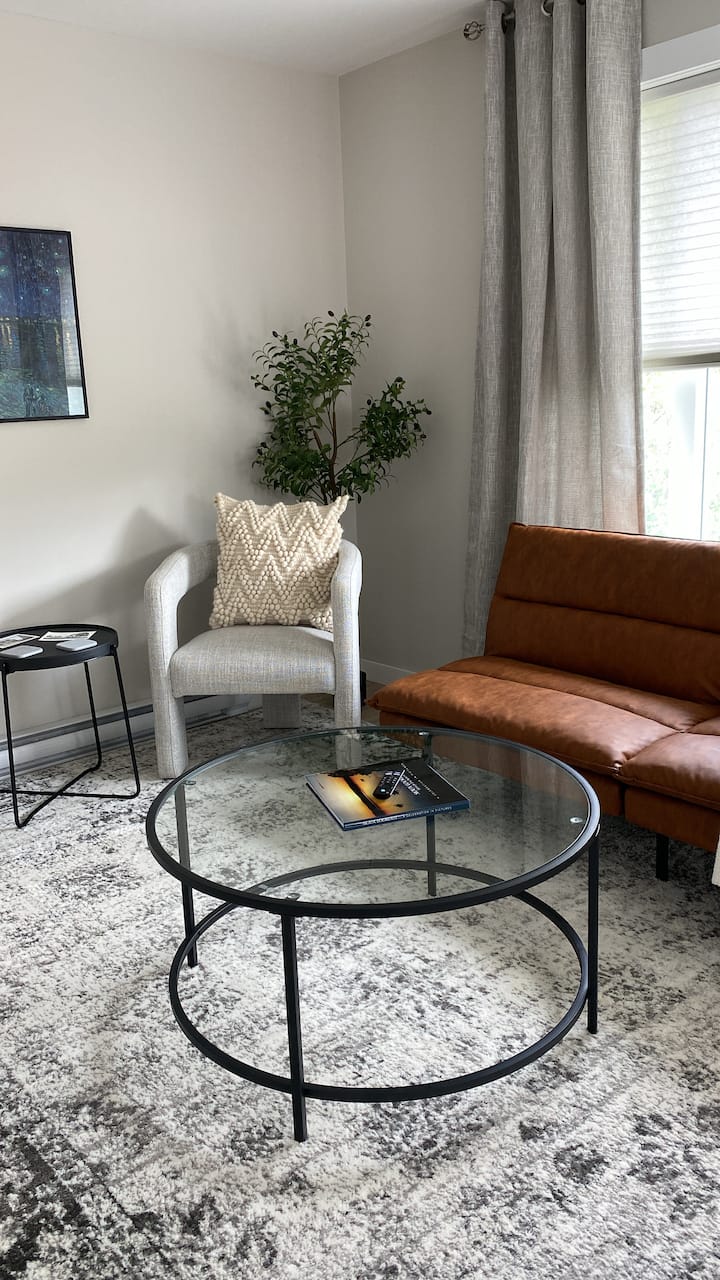 Cozy Mid Century Modern Retreat - Sioux Lookout
