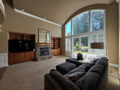 Large Private Home Retreat in Redmond Ridge