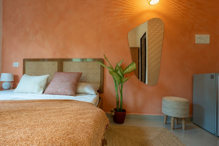 Bedroom 1 image 4