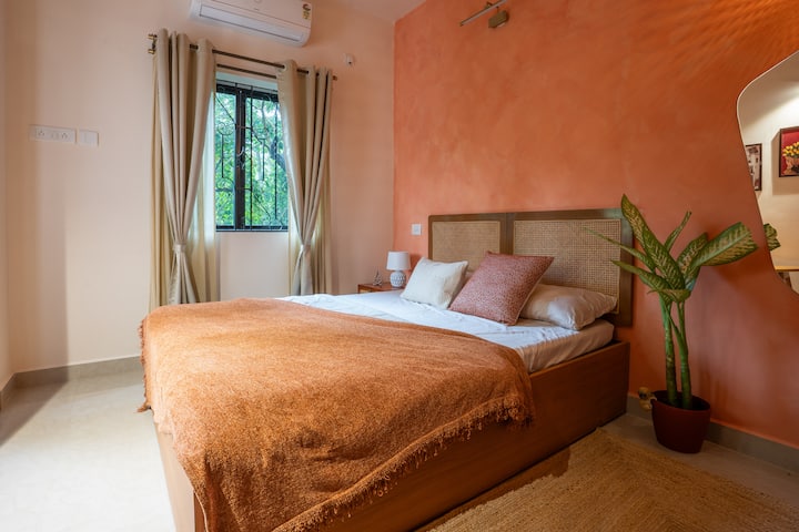 Bedroom 1 image 3