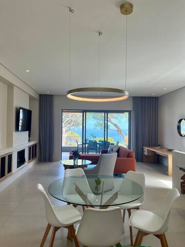 Sandbar Penthouse Camps Bay gallery image 3