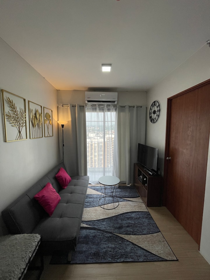 The Hive Condo Taytay - Cozy Staycation For Less