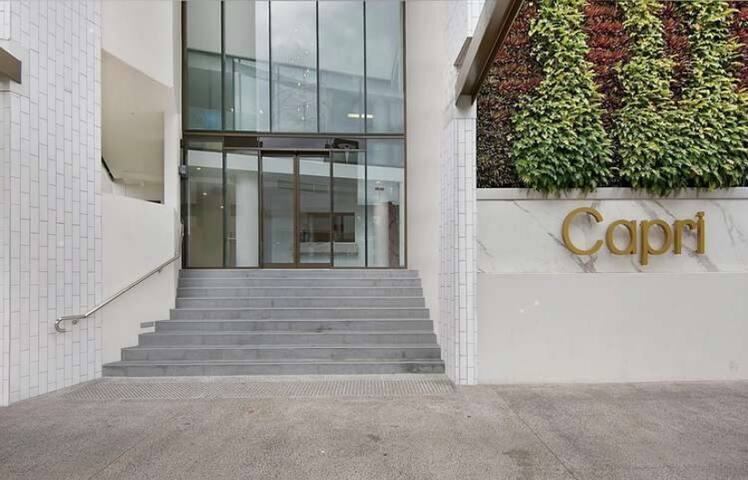 Chic Apartment Late Checkout Pet Friendly gallery image 4