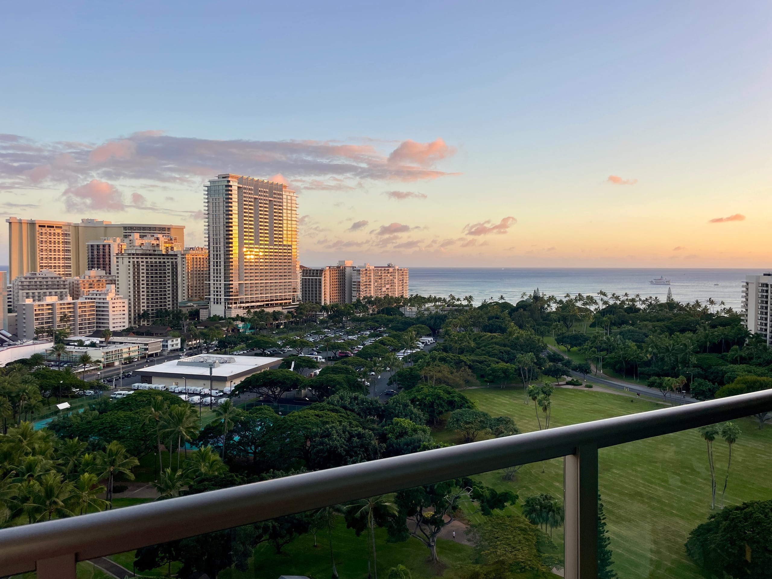 Hotel in Honolulu · ★4.8 · Studio · 2 beds · 1 private bath - Image 26