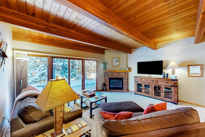 1br Condo With Fireplace & Hot Tub Walk To Lifts - Telluride, CO