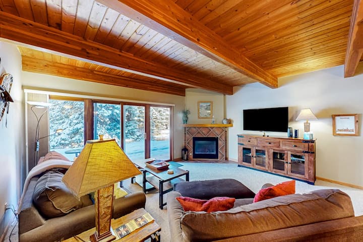 1br Condo With Fireplace & Hot Tub Walk To Lifts - Telluride, CO