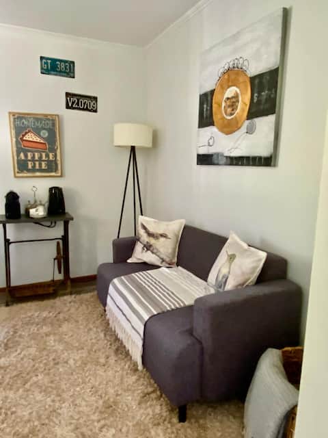 Popular Airbnb listing: La Playita Lodge in Santo Domingo
