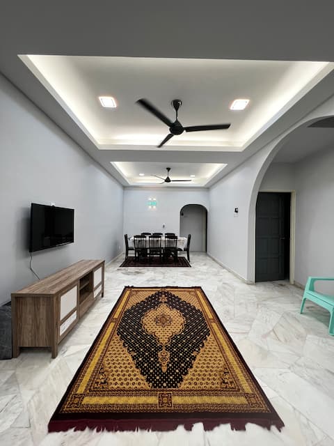 Indah Homestay Tanjung Malim for muslim fully AC