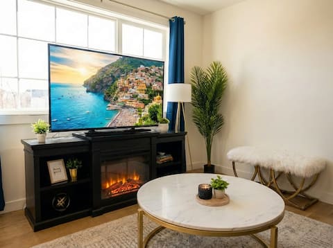 Lakeside Home 8ppl Retreat w/ Firepit, BBQ & Games