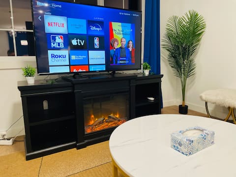 Lakeside Home 8ppl Retreat w/ Firepit, BBQ & Games