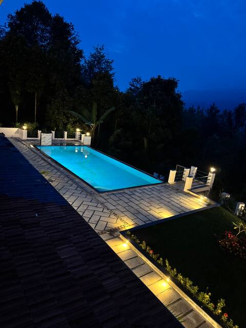 The Castle Vallakkalil Homestay Munnar
