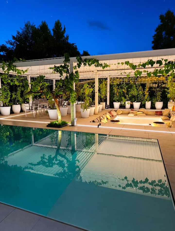 Luxurious Large Home + Pool + Garden + Koi Pond - Gauting