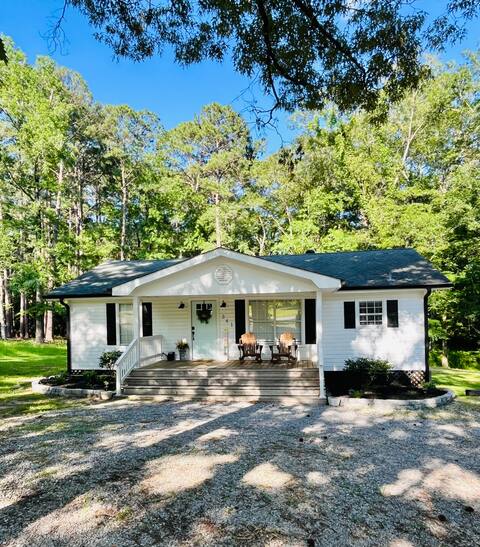 Flowers Cozy Cottage - Sleeps 4