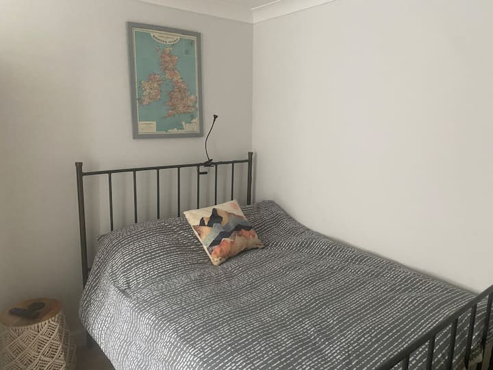 Double Room In Egham Town Centre Houses For Rent In Surrey England double-room-in-egham-town-centre-houses-for-rent-in-surrey-england