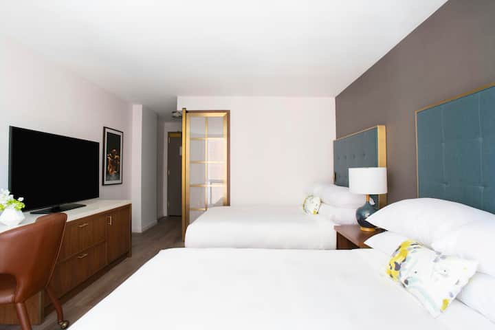 A Polished, Modern Affair On Iconic Michigan Ave. - Chicago, IL