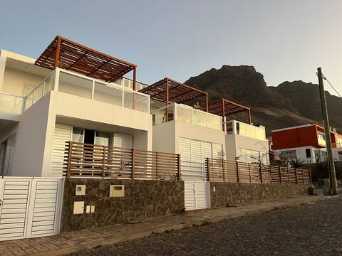 Casa Branca
Garden and quintal villa