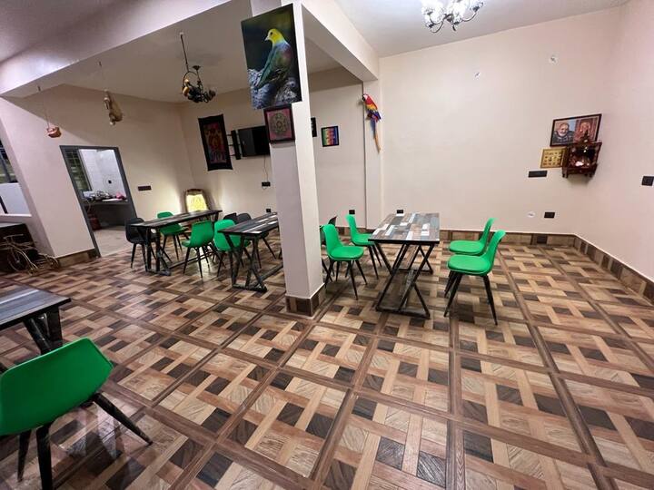 Green Pigeon Cafe And Luxury Homestay Room1 - Ranikhet