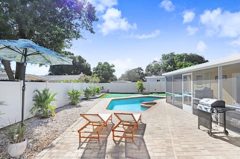 Private Pool & Short Drive to the Beach!