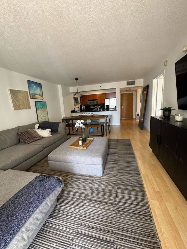 Elegant 1br Condo At Brickell - Miami, FL