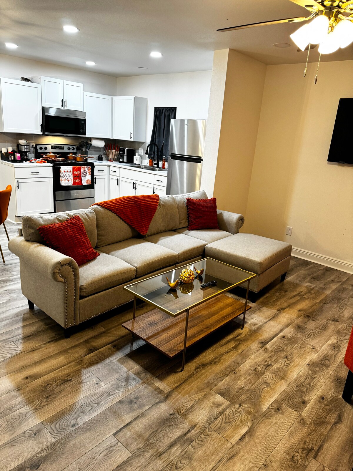 Tangerine Dream 1BR King Suite Houses for Rent in San Antonio, Texas, United States Airbnb