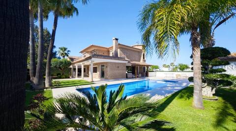 Wonderful, cozy villa next to Scorpion golf course