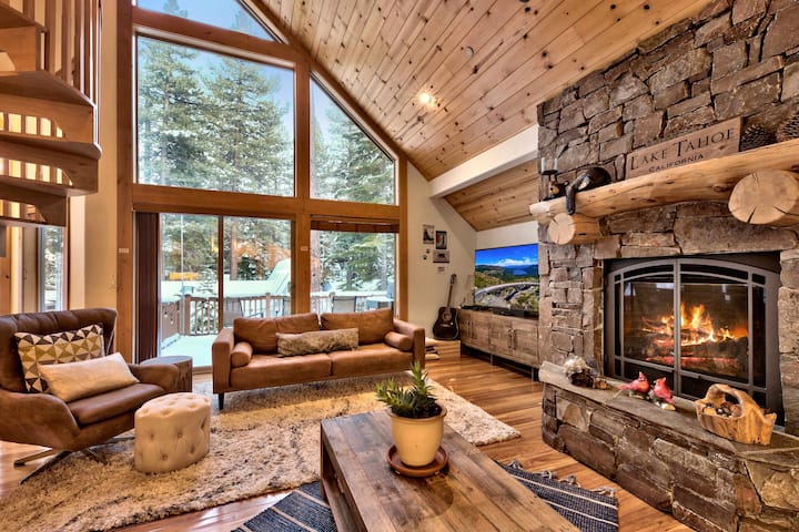 Huge Tahoe Cabin, Game Room, Dog Friendly, Fenced - South Lake Tahoe, CA