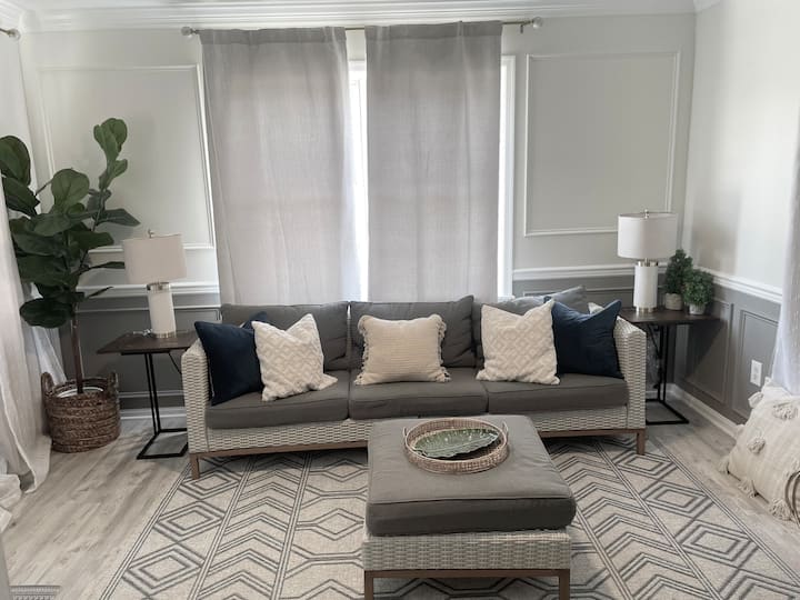 Entire House Sleeps 8 With Parking, Wi-fi, Kitchen - Delaware