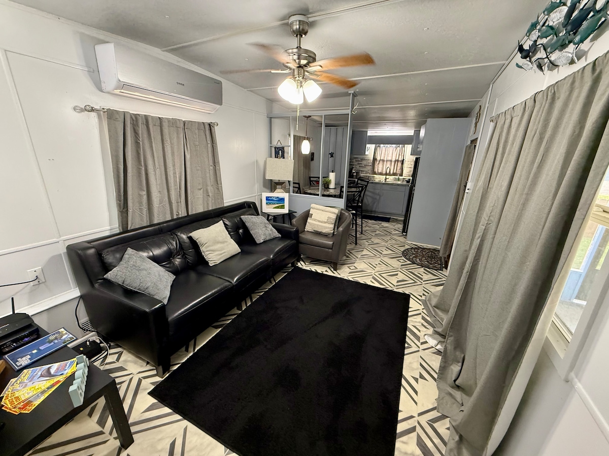 Popular Airbnb listing: Linda's Little House in Port Isabel