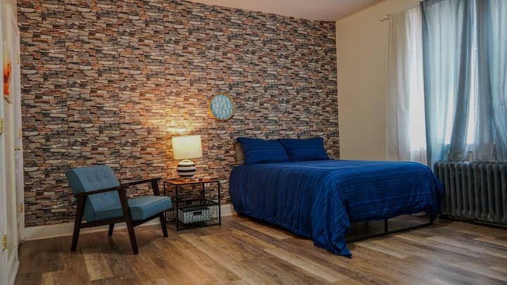 Studio With Desk, 14-min Bus To Midtown - Secaucus, NJ