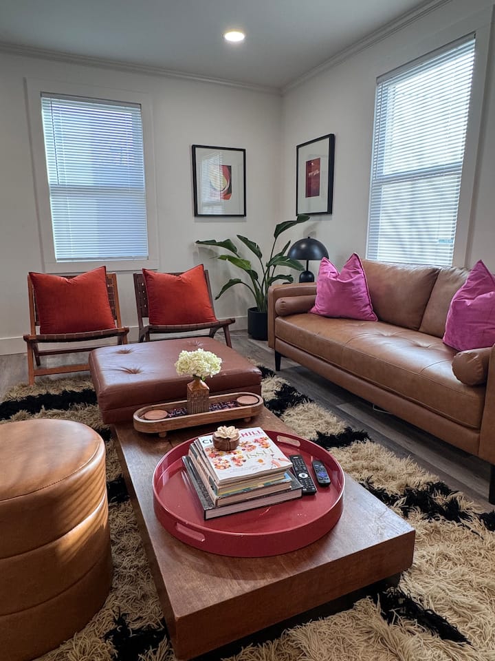 Chic Cozy Cottage On The Corner - Chapel Hill, NC