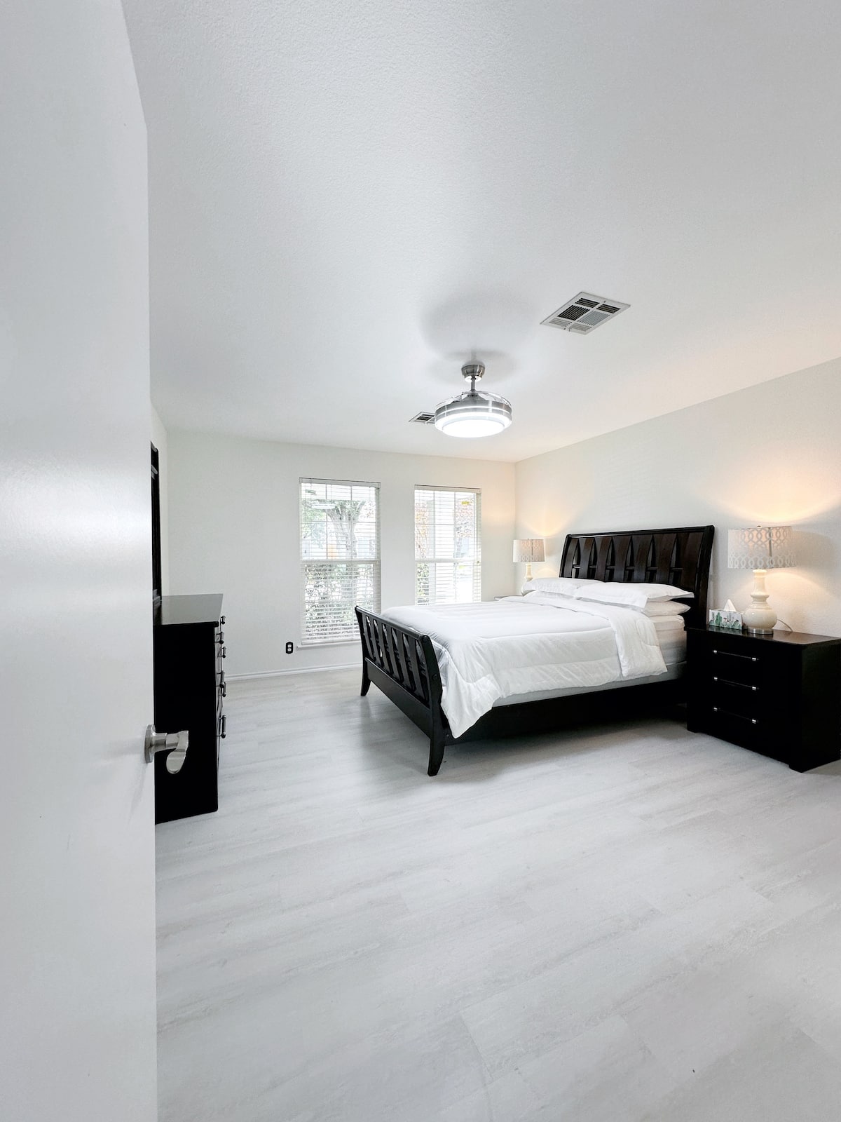 Master Bedroom · En-suite