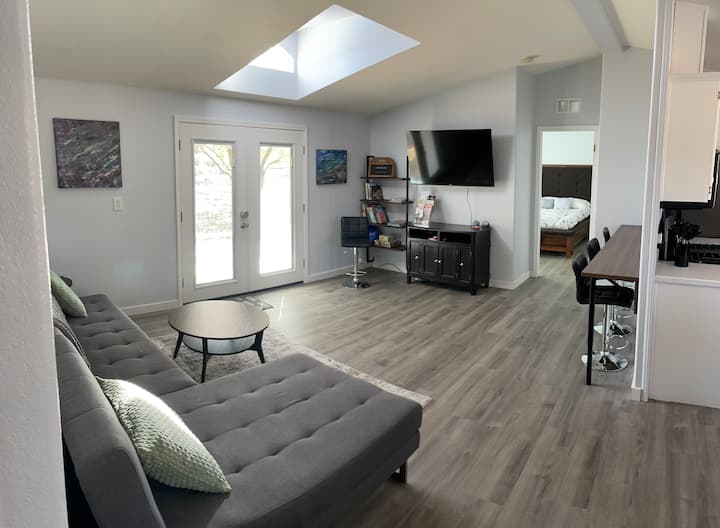 The Grove.  Alpaca Ranch House. - Paso Robles, CA