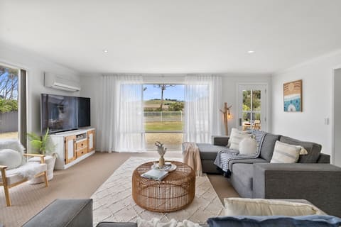 Top performing Airbnb: Salty Air Cottage in Tasmania