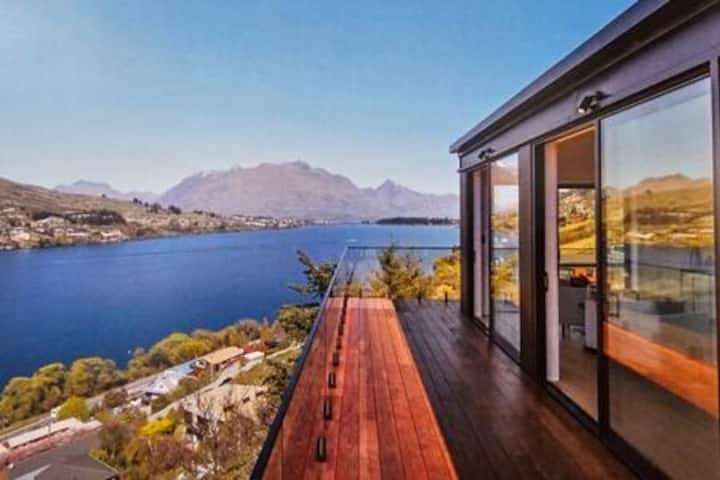 Snowy Whole - 5 Bedroom Unit - Queenstown, New Zealand