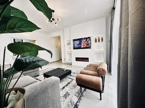 The Log Cabin II’s Cozy 3 bed Apt in lekki