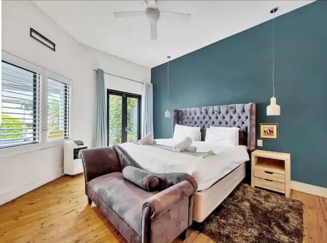 Green point house with pool & seaviews gallery image 5