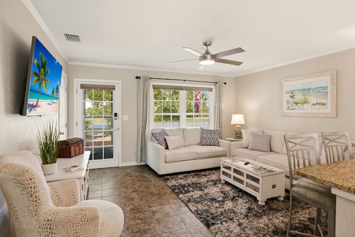 One Of Florida's Best! On Venice Island Near Beach - Venice, FL