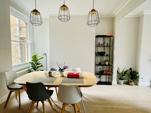 The Scandi with terrace at Hampstead Heath gallery image 2