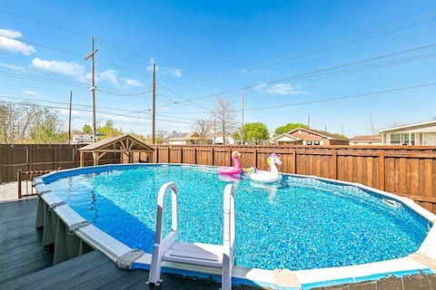 4BR New Orleans Home • Pool & Hot Tub • Sleeps 8