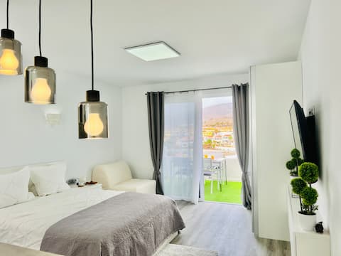 Top Airbnb: Romantic Ocean View apartment in Island Village en Adeje