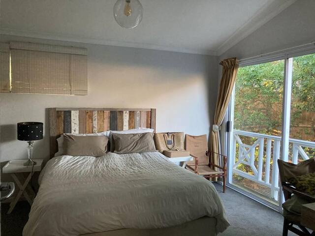 Family Home/Nature Estate/Pool/Views gallery image 5