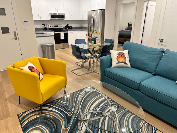 New Private 1BR/1BA basement suite
