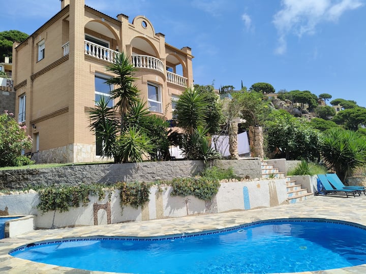 Una Casa Magnífica Con Una Vista Hermosa - Catalonia