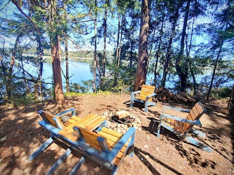 Cozy 2 BR by the Bay