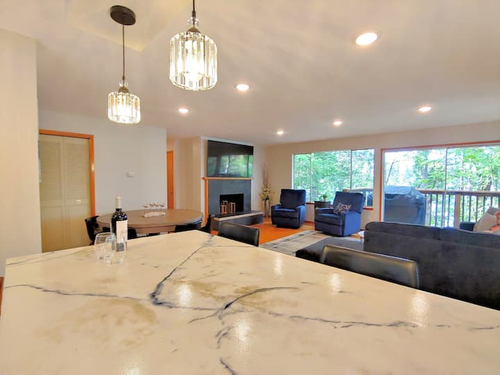 Private Beach Access | Fire Pit | Sleeps 6 - Port Orchard, WA