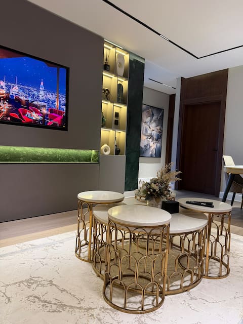 Welcome to the upscale and quiet residence Smart Entry