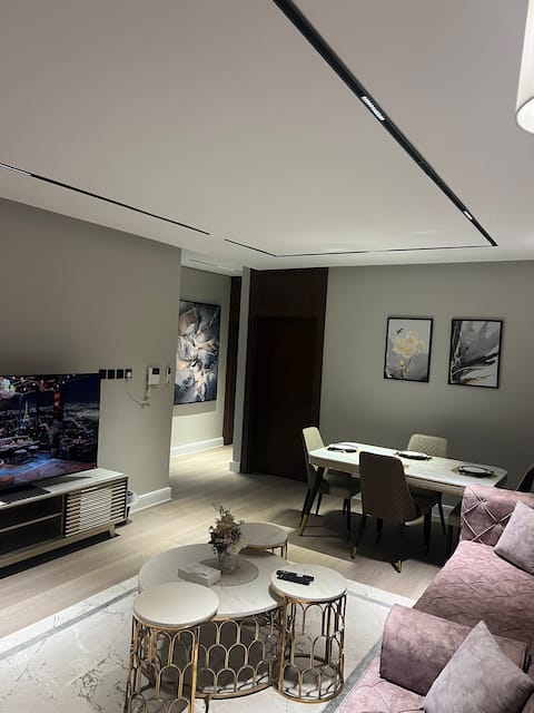 Welcome to the upscale and quiet residence Smart Entry