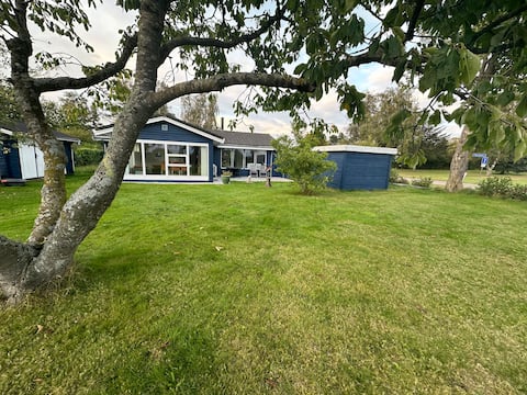 Cozy cottage close to the water!